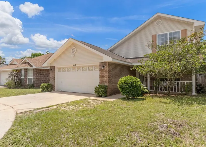 Seaside Sanctuary Close To Navarre Beach!