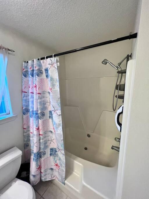 Seaside Sanctuary Close To Beach! *