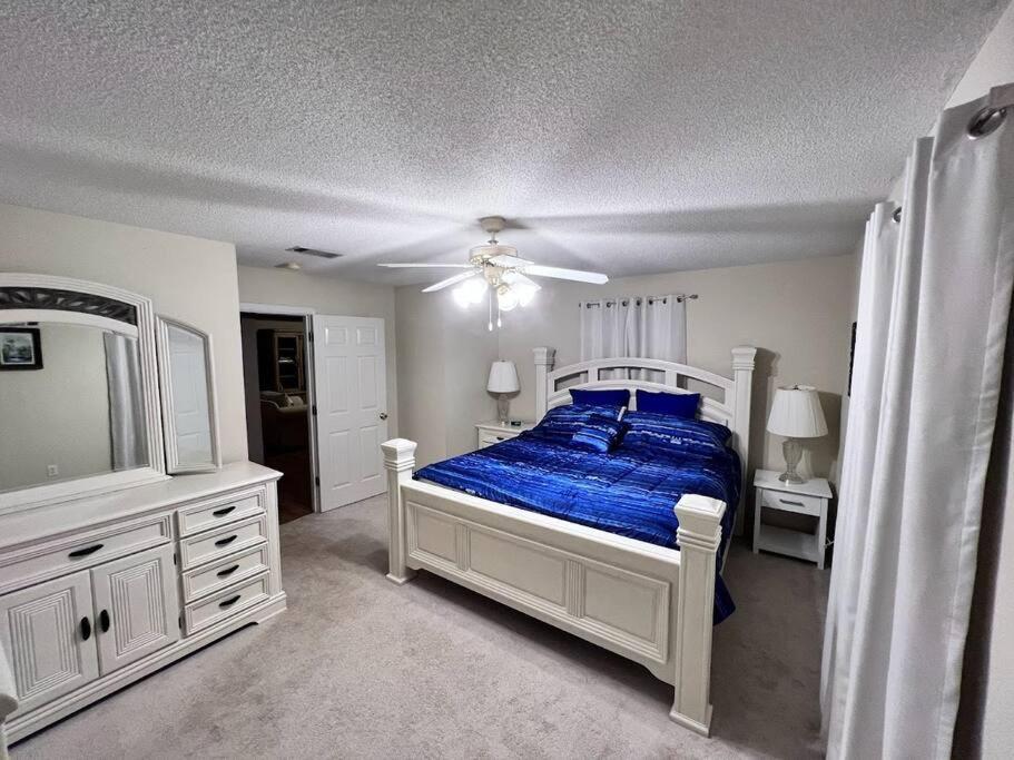 Seaside Sanctuary Close To Beach!